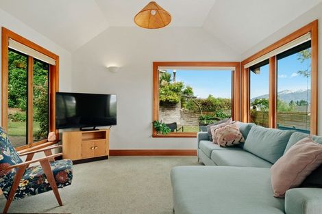 Photo of property in 7 Scaife Place, Wanaka, 9305