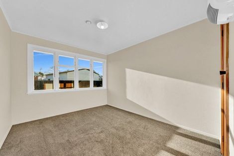 Photo of property in 32 Carisbrooke Street, Aranui, Christchurch, 8061