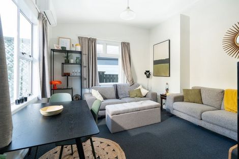 Photo of property in 8 Shannon Street, Mount Victoria, Wellington, 6011