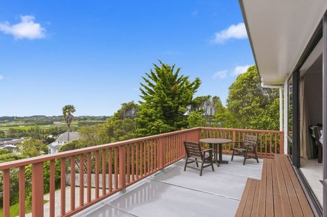 Photo of property in 51 Kotare Street, Waikanae, 5036