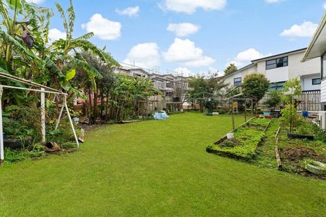 Photo of property in 4 Palmer Avenue, Glen Eden, Auckland, 0602