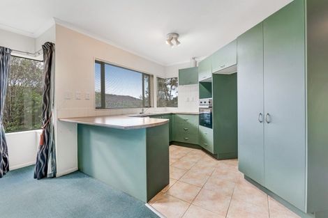 Photo of property in 86 Roberta Crescent, Orewa, 0931