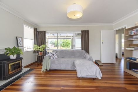 Photo of property in 18 Huruhuru Road, Massey, Auckland, 0614