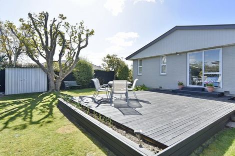 Photo of property in 5 Hannah Place, Redwood, Christchurch, 8051