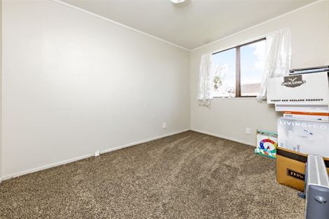 Photo of property in 2/11 Etherton Drive, Weymouth, Auckland, 2103