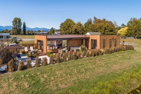 Photo of property in 8 Hari Way, Mapua, 7005