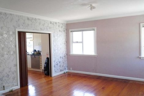 Photo of property in 33 Breakwater Road, Moturoa, New Plymouth, 4310