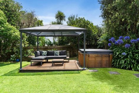 Photo of property in 5 Higham Ferrers Place, Red Beach, 0932