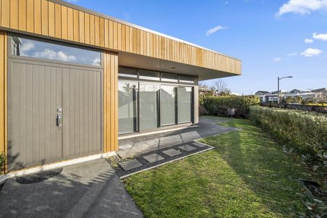 Photo of property in 2 Parachute Crescent, Papakura, 2110