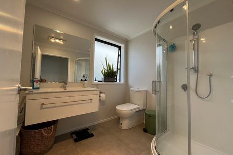 Photo of property in 10 Discovery Place, Marfell, New Plymouth, 4310