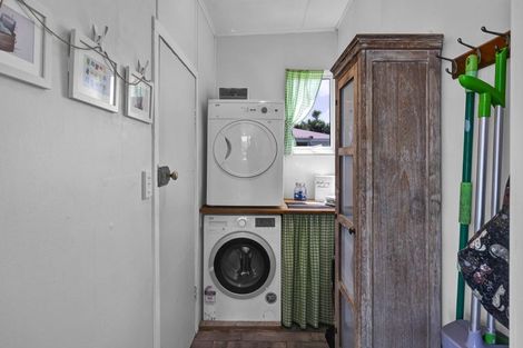 Photo of property in 10 Lincoln Street, Patea, 4520