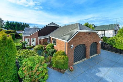 Photo of property in 22 Felstead Place, Avonhead, Christchurch, 8042