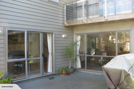 Photo of property in 58 Ngahue Drive, Stonefields, Auckland, 1072