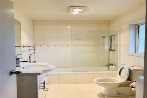 Photo of property in 15 Ayrton Street, Te Atatu South, Auckland, 0610