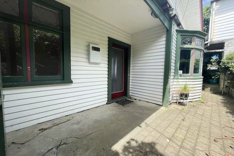 Photo of property in 15 Moffitt Street, Vogeltown, Wellington, 6021