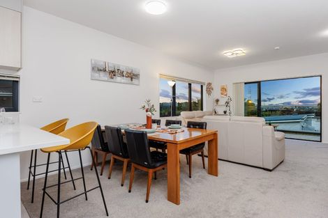 Photo of property in 4/43a Waimumu Road, Massey, Auckland, 0614