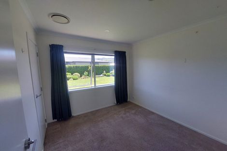 Photo of property in 2 Mckerrow Place, Featherston, 5710