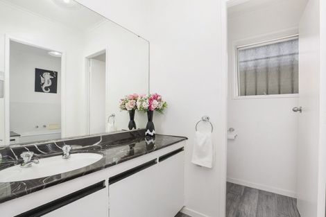 Photo of property in 102au1 Sandwich Road, St Andrews, Hamilton, 3200