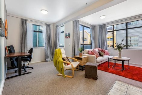 Photo of property in 2/27 Drummond Street, Mount Cook, Wellington, 6021