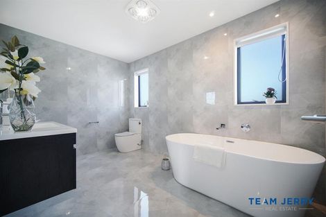 Photo of property in 22 Laquinta Place, Flat Bush, Auckland, 2019