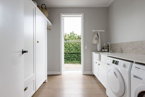 Photo of property in 12 Sandpiper Avenue, Point Wells, 0986