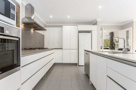 Photo of property in 15 Sumner Terrace, Aotea, Porirua, 5024