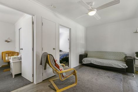 Photo of property in 7 Minaret Drive, Bucklands Beach, Auckland, 2014