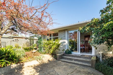 Photo of property in 9 James Cook Street, Havelock North, 4130
