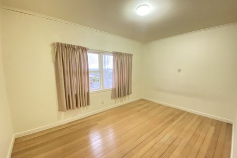Photo of property in 1/1 Benders Avenue, Hillcrest, Auckland, 0627