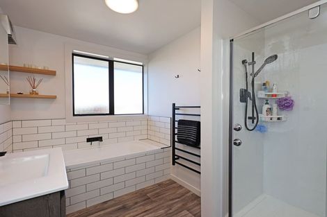 Photo of property in 42a Gordon Street, Weston, Oamaru, 9401