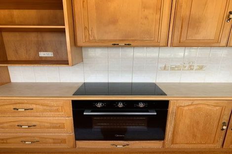 Photo of property in 17 Waller Avenue, Bucklands Beach, Auckland, 2012