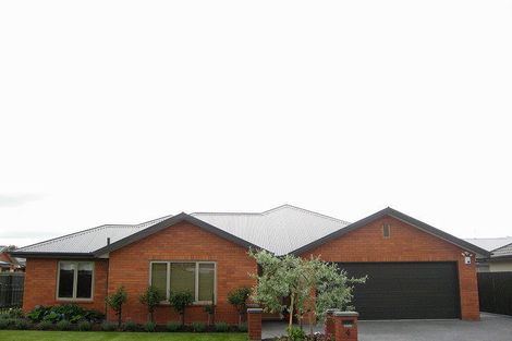 Photo of property in 4 Sheraton Place, Redwood, Christchurch, 8051