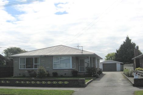 Photo of property in 38 Wychwood Crescent, Bishopdale, Christchurch, 8053