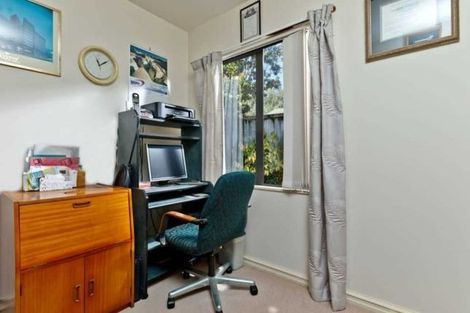 Photo of property in 16 Fearnley Grove, Albany, Auckland, 0632