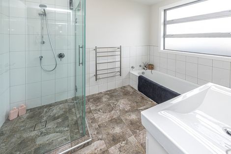 Photo of property in 9 Lithgow Drive, Otamatea, Whanganui, 4500