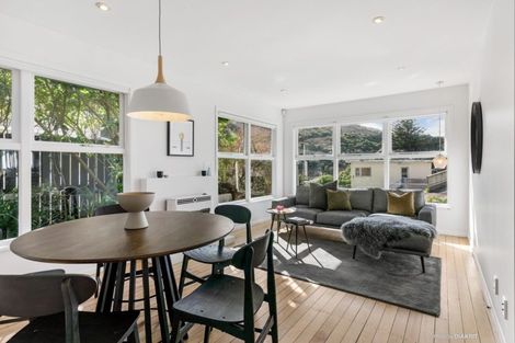 Photo of property in 23 Cave Road, Houghton Bay, Wellington, 6023