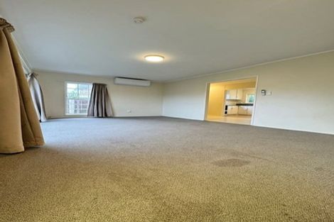 Photo of property in 2/12 Booker Place, Weymouth, Auckland, 2103