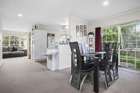 Photo of property in 52 Riverton Drive, Randwick Park, Auckland, 2105