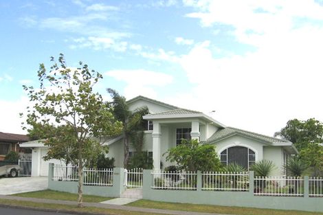 Photo of property in 93 Marina View Drive, West Harbour, Auckland, 0618