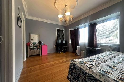 Photo of property in 22 Saint Ronans Avenue, Waterloo, Lower Hutt, 5011