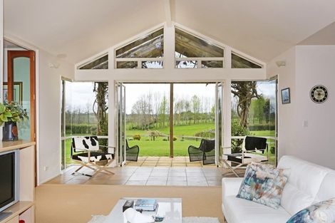 Photo of property in 33 Walters Road, Karaka, Papakura, 2580