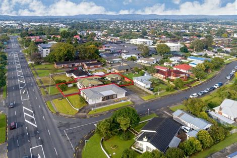 Photo of property in 30 Lincoln Road, Henderson, Auckland, 0610