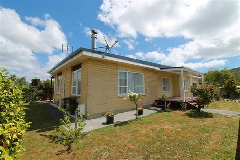 Photo of property in 3 Twickenham Street, Wainuiomata, Lower Hutt, 5014