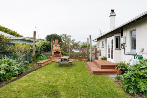 Photo of property in 27 Brightwater Terrace, Terrace End, Palmerston North, 4410