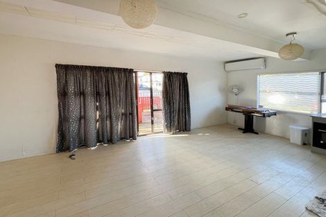 Photo of property in 164 Russell Road, Manurewa, Auckland, 2102