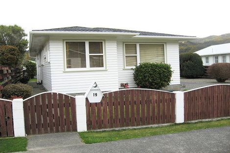 Photo of property in 19 Berkeley Road, Wainuiomata, Lower Hutt, 5014