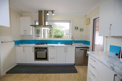 Photo of property in 124 Memorial Avenue, Burnside, Christchurch, 8053