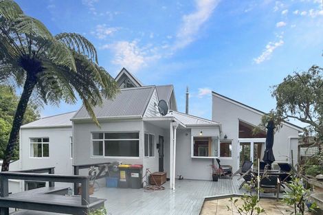 Photo of property in 1a Tui Crescent, Waikanae, 5036
