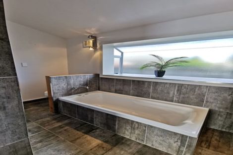 Photo of property in 379 Withells Road, Avonhead, Christchurch, 8042