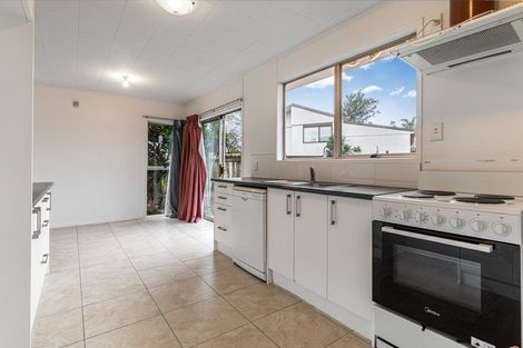 Photo of property in 58 Archmillen Avenue, Pakuranga Heights, Auckland, 2010